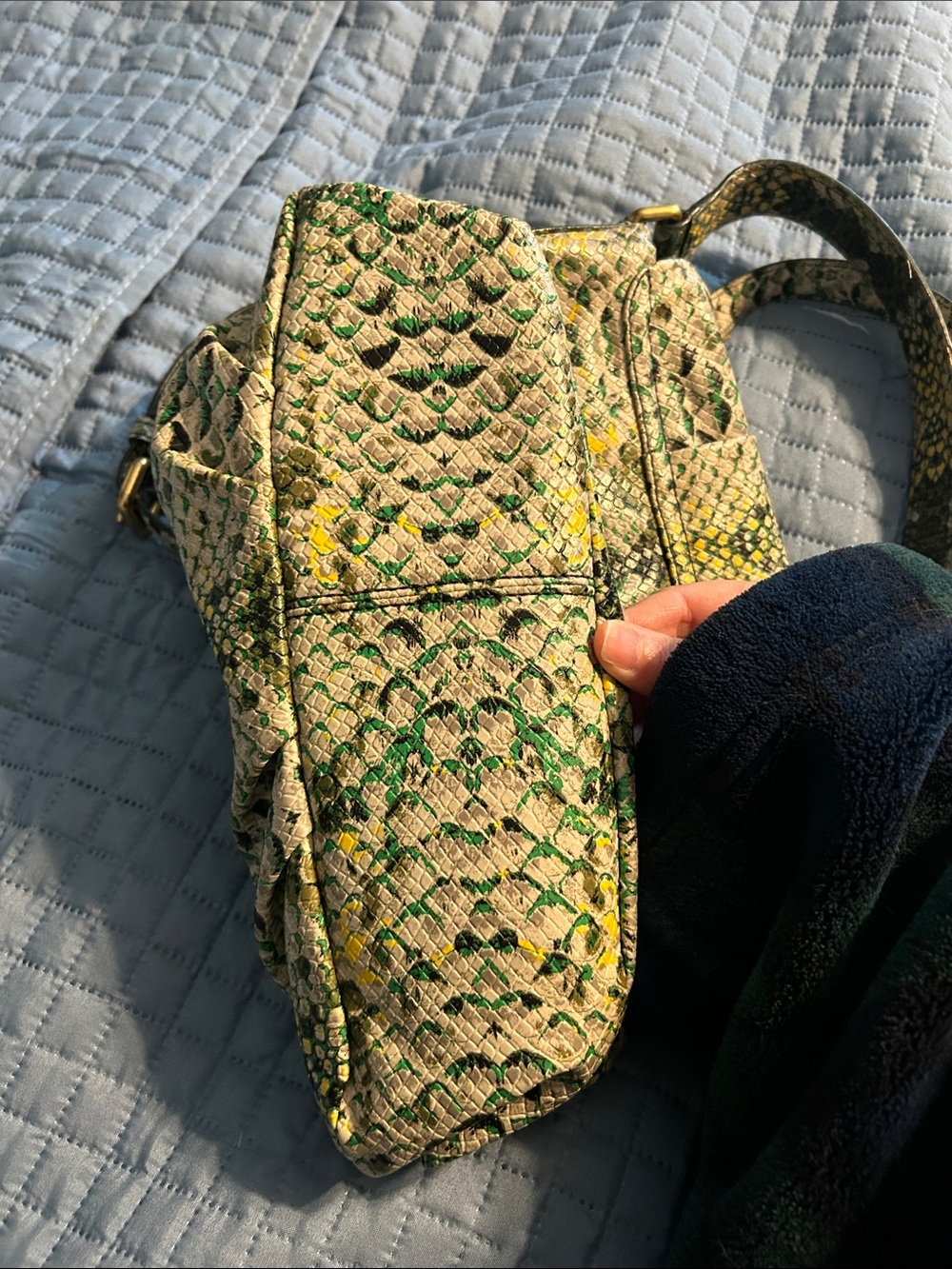 Marc Jacobs Lil Ukita Green Snake-Print Crossbody Bag - Picture 5 of 7